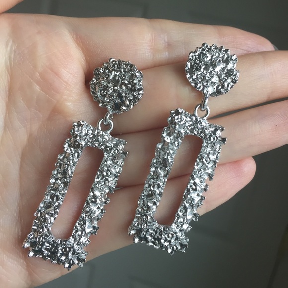 ⚜️[𝟯/$𝟮𝟴] Big Silver Quad Textured Earrings NEW - Picture 4 of 10